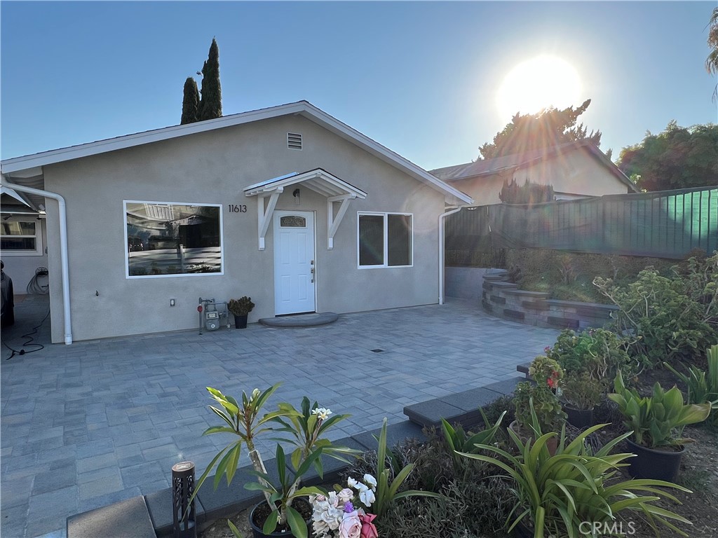 11613 Eldridge Avenue Property Photo 1
