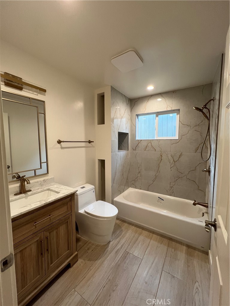 11613 Eldridge Avenue Property Photo 4