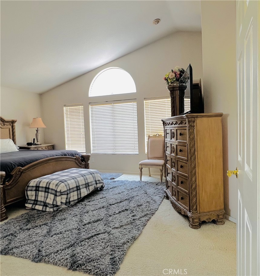 1040 La Salle Property Photo 4