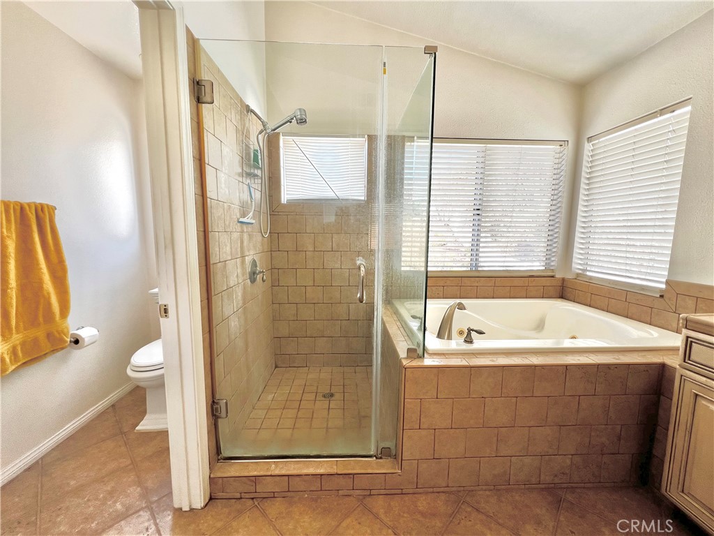 1040 La Salle Property Photo 7