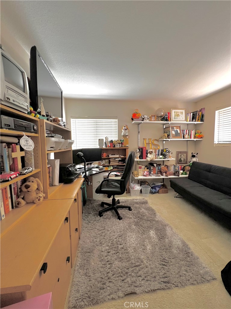 1040 La Salle Property Photo 10