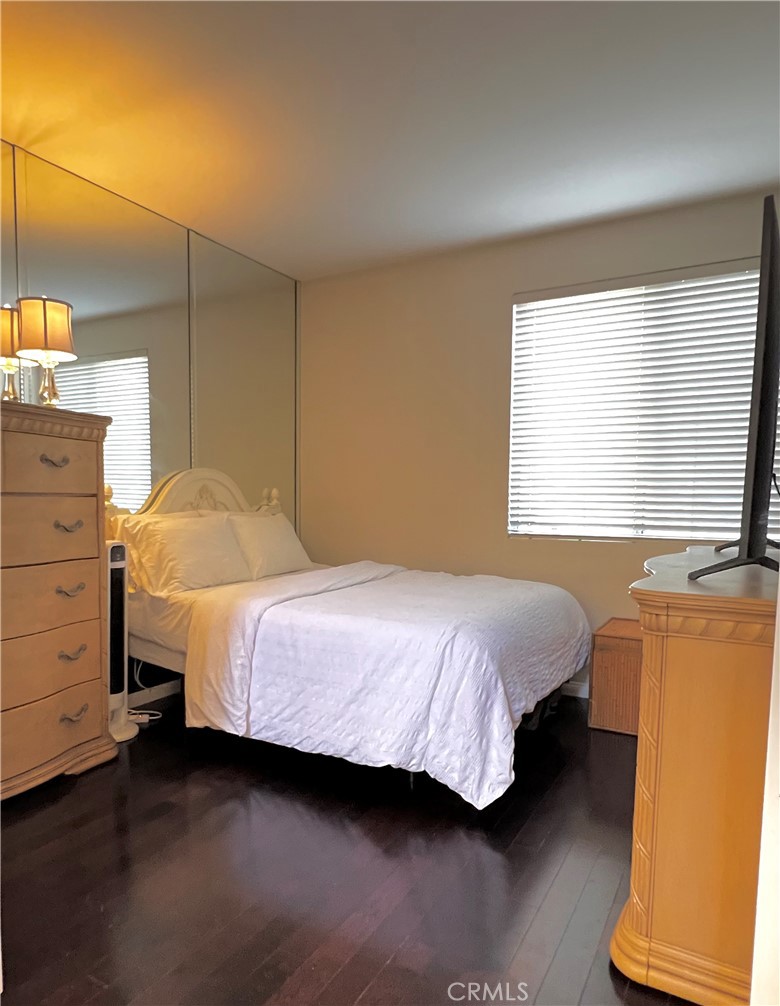 1040 La Salle Property Photo 14