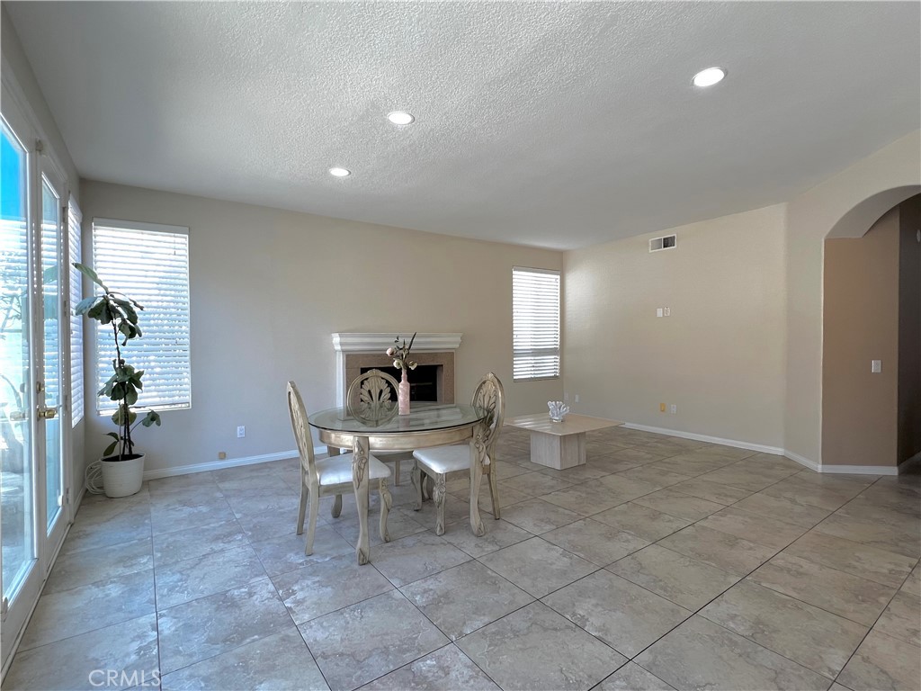 1040 La Salle Property Photo 19
