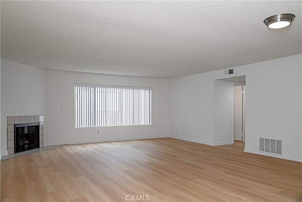 433 N Louise Property Photo 3