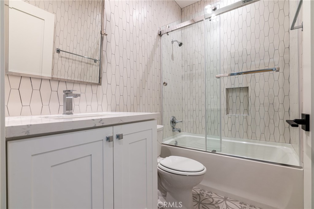 3011 Frances Avenue Property Photo 32