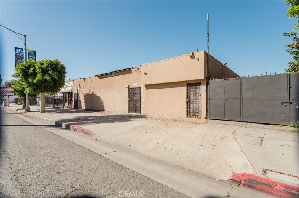 603 S Long Beach Boulevard Property Photo 1