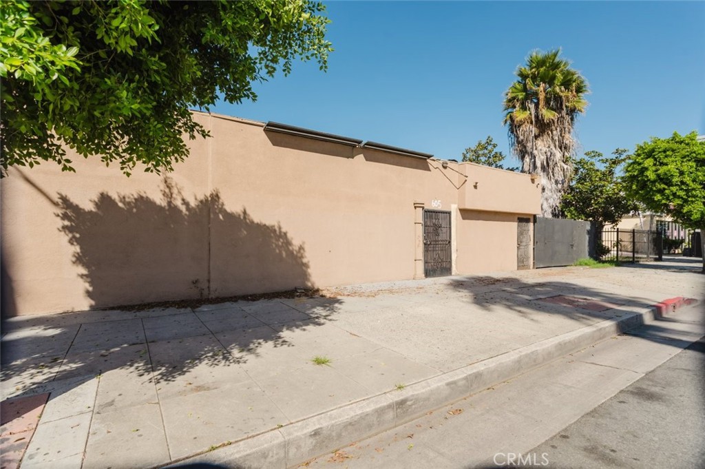 603 S Long Beach Boulevard Property Photo 2
