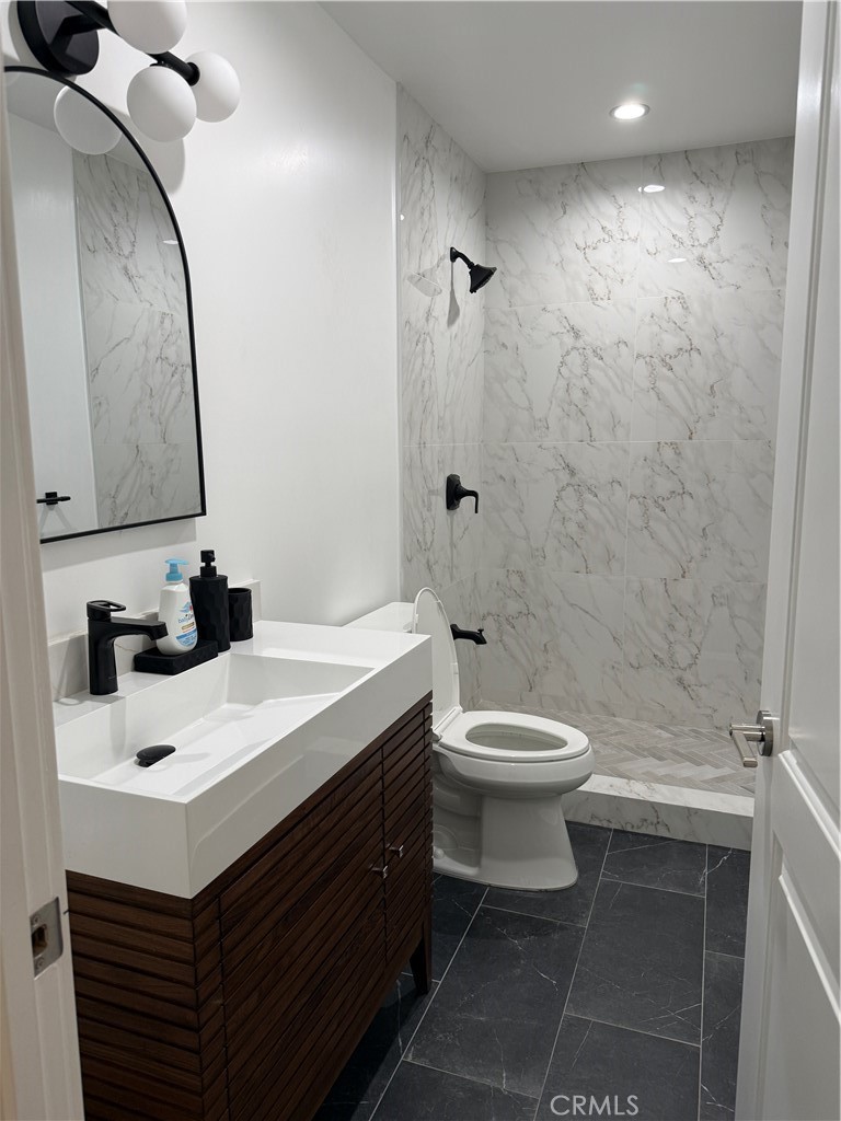 7923 Bellaire Property Photo 3
