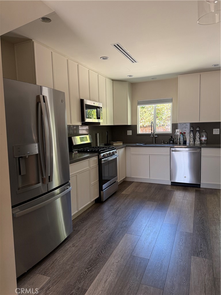 7923 Bellaire Property Photo 6