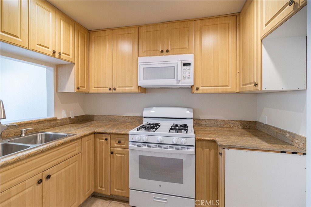 396 W Dryden Street 203 Property Photo 4