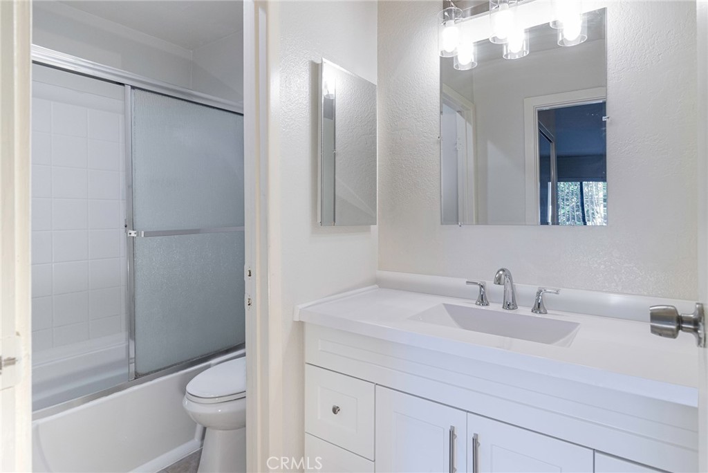 396 W Dryden Street 203 Property Photo 15