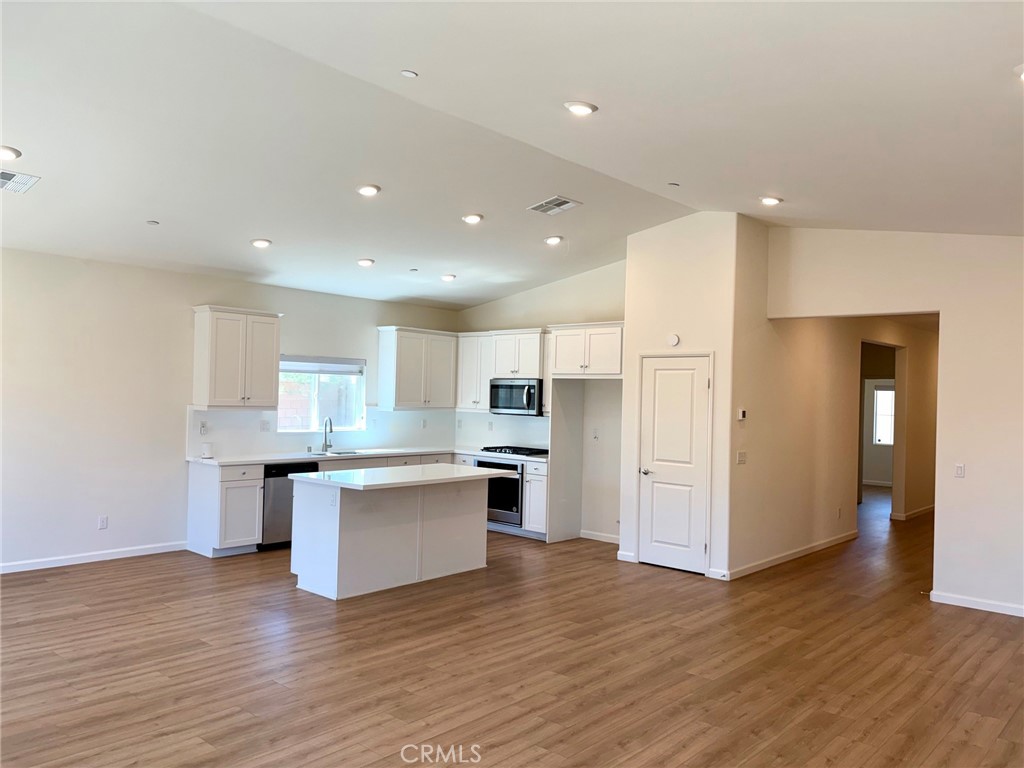 15411 San Diego Lane Property Photo 8