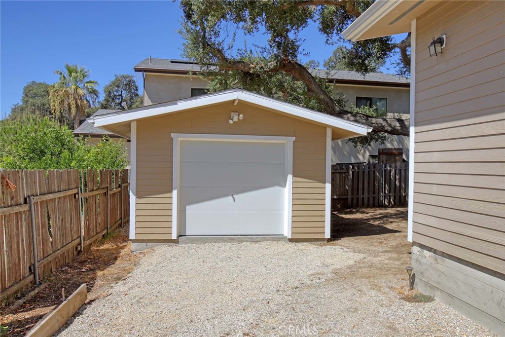 9819 Haines Canyon Property Photo 6