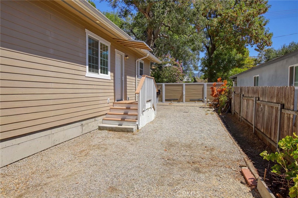 9819 Haines Canyon Property Photo 27