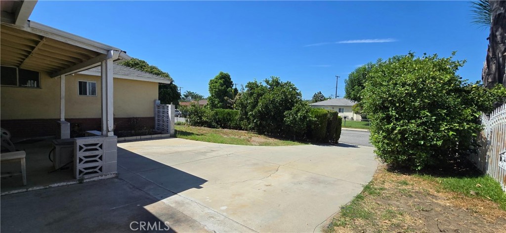 2370 Marquette Avenue Property Photo 3
