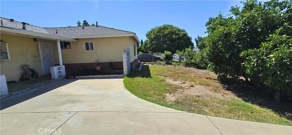 2370 Marquette Avenue Property Photo 4