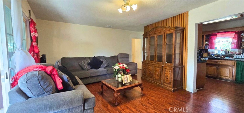 2370 Marquette Avenue Property Photo 8