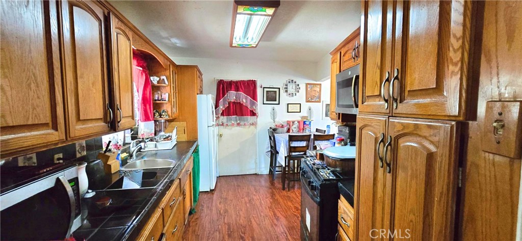 2370 Marquette Avenue Property Photo 11