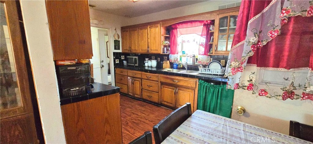 2370 Marquette Avenue Property Photo 12