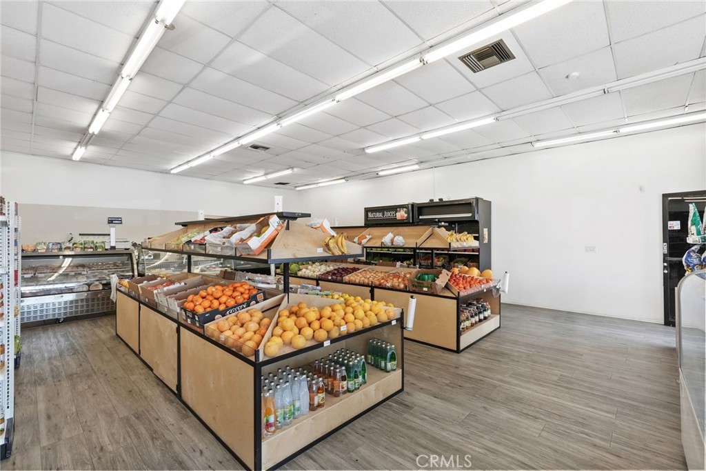 6744 Lankershim Boulevard Property Photo 11