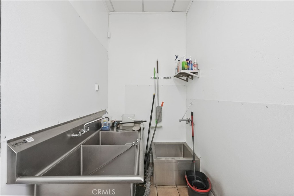 6744 Lankershim Boulevard Property Photo 15