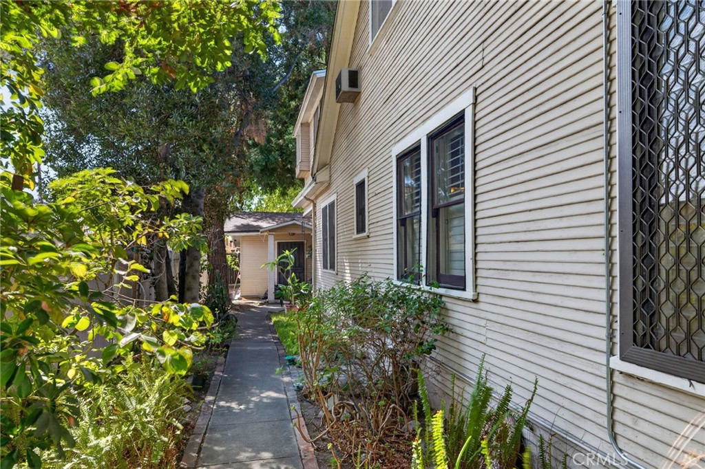 119 S Adams Property Photo 33