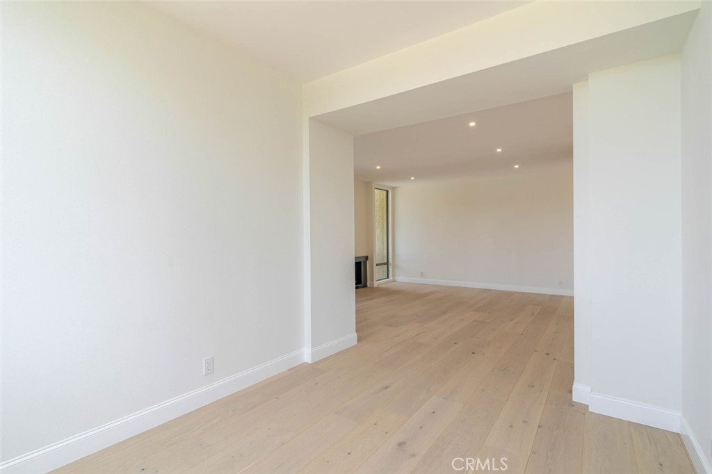 1305 N Columbus 208 Property Photo 10