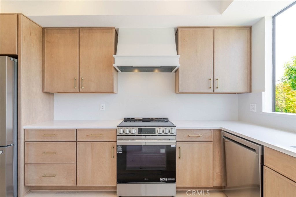 1305 N Columbus 208 Property Photo 13