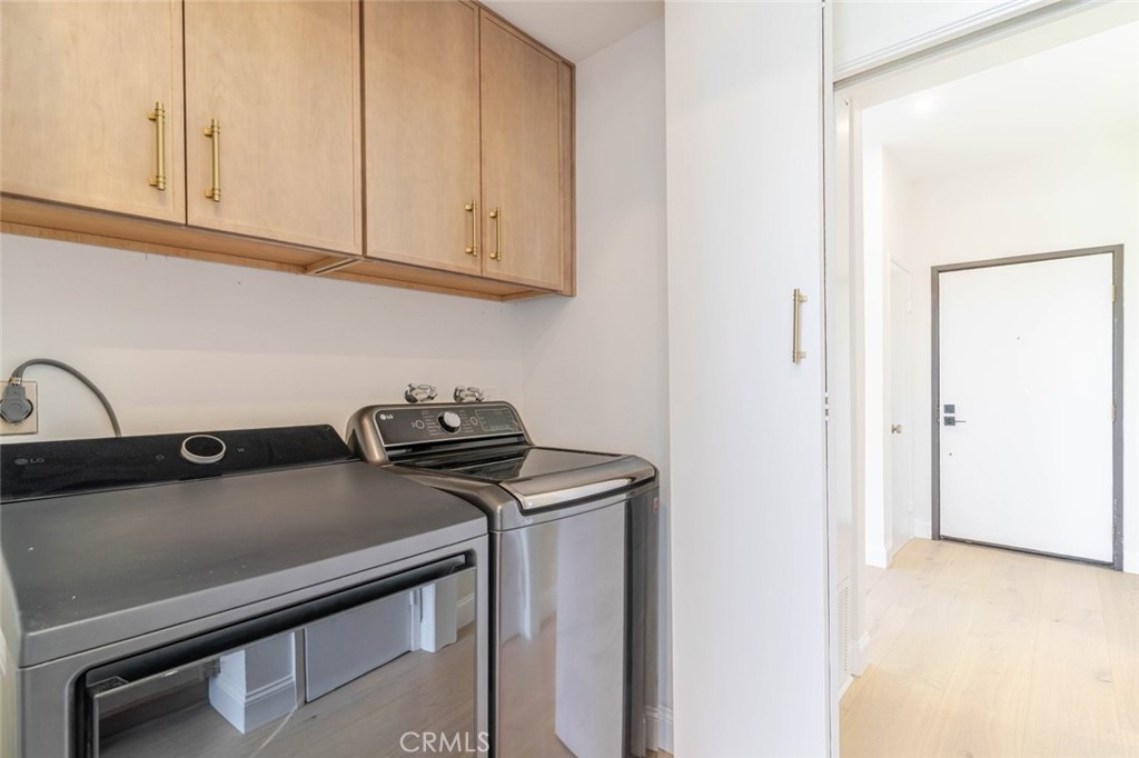 1305 N Columbus 208 Property Photo 16