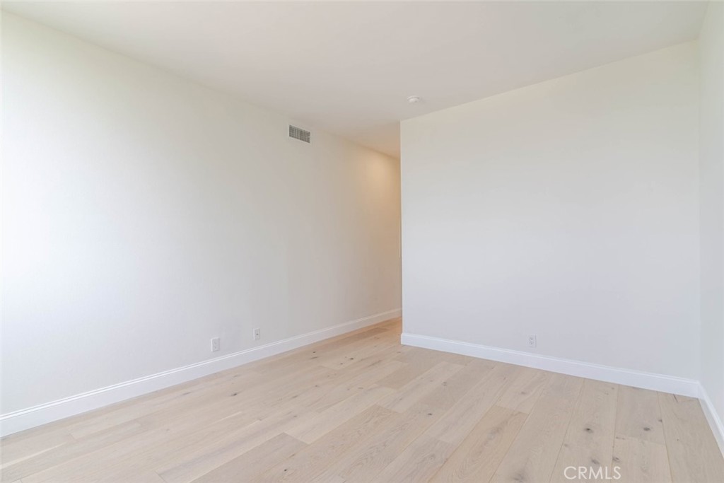 1305 N Columbus 208 Property Photo 19