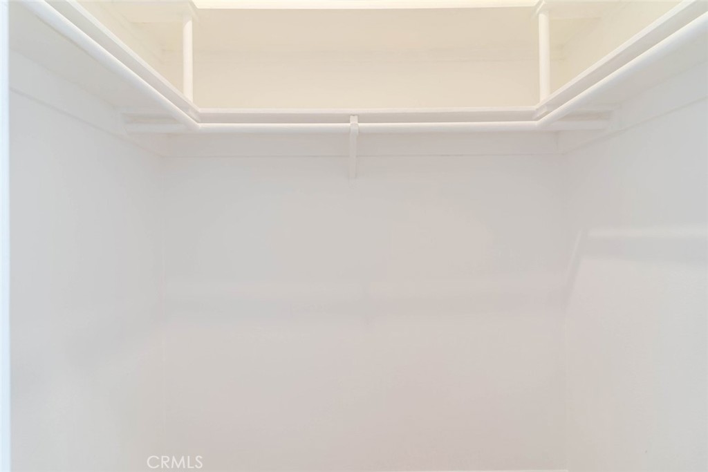 1305 N Columbus 208 Property Photo 20