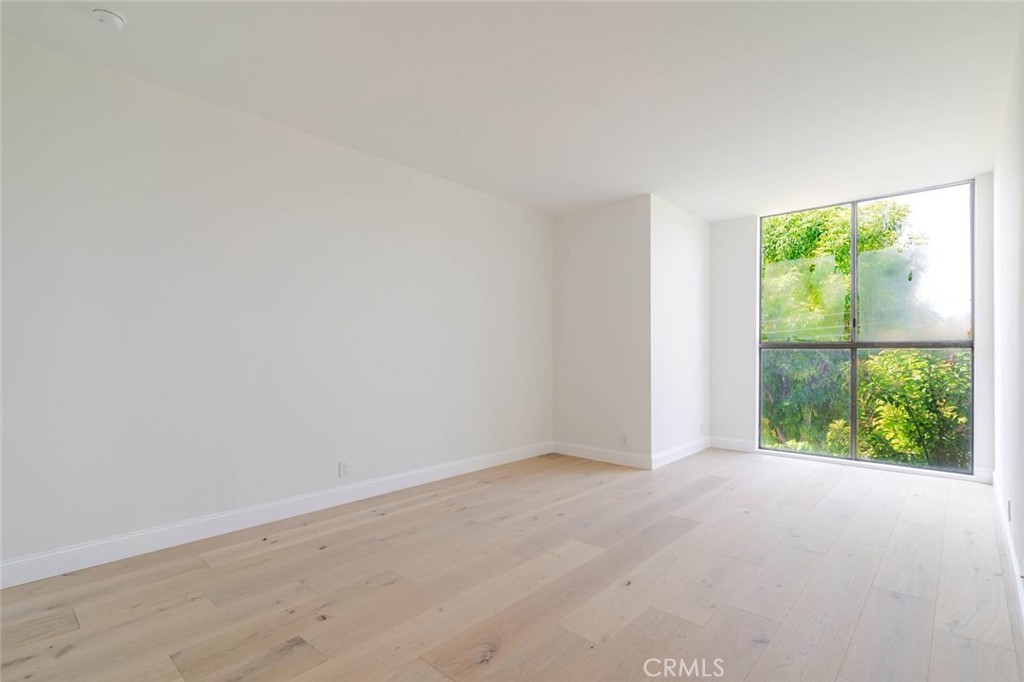 1305 N Columbus 208 Property Photo 22