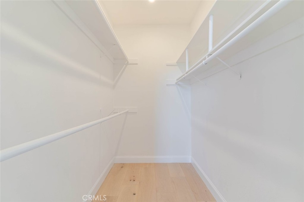 1305 N Columbus 208 Property Photo 24