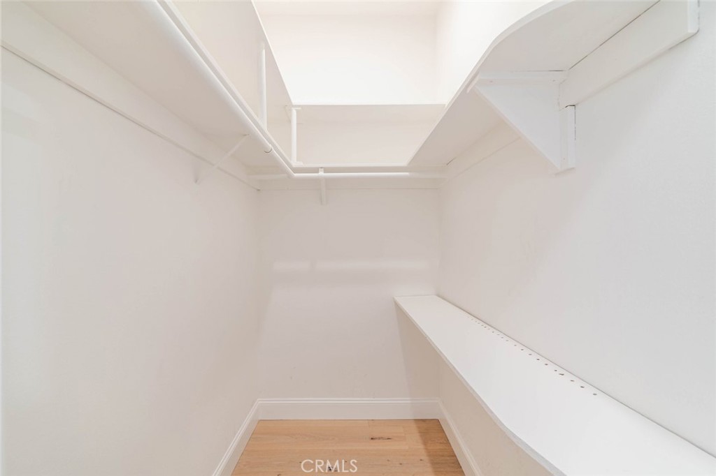 1305 N Columbus 208 Property Photo 25
