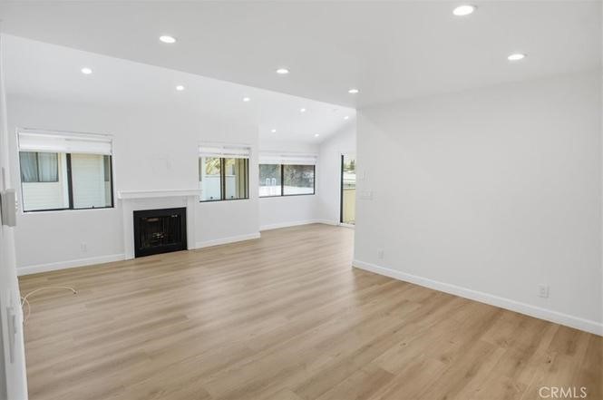 10566 Sunland Boulevard 7 Property Photo 4