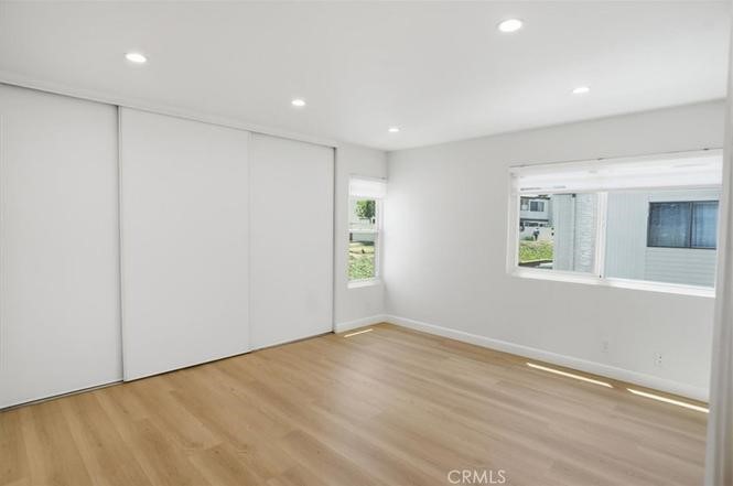 10566 Sunland Boulevard 7 Property Photo 8
