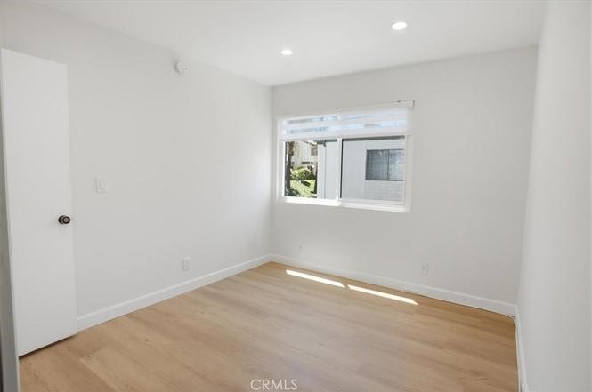 10566 Sunland Boulevard 7 Property Photo 11