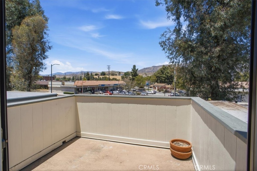 10566 Sunland Boulevard 7 Property Photo 13