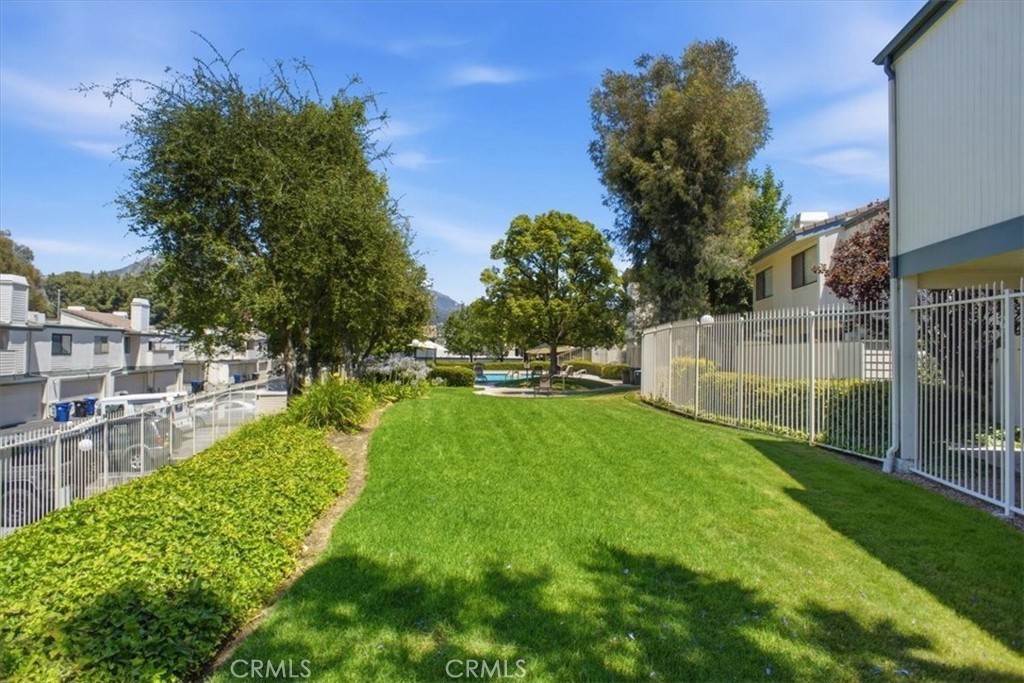 10566 Sunland Boulevard 7 Property Photo 15