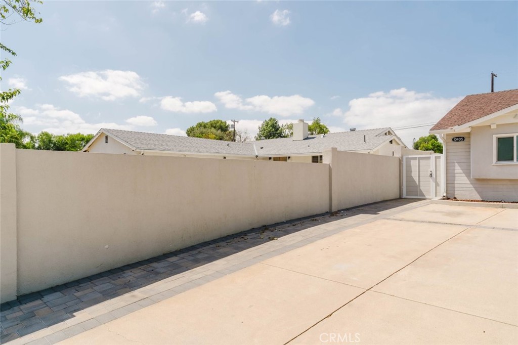 10405 N Ruffner Avenue Property Photo 1