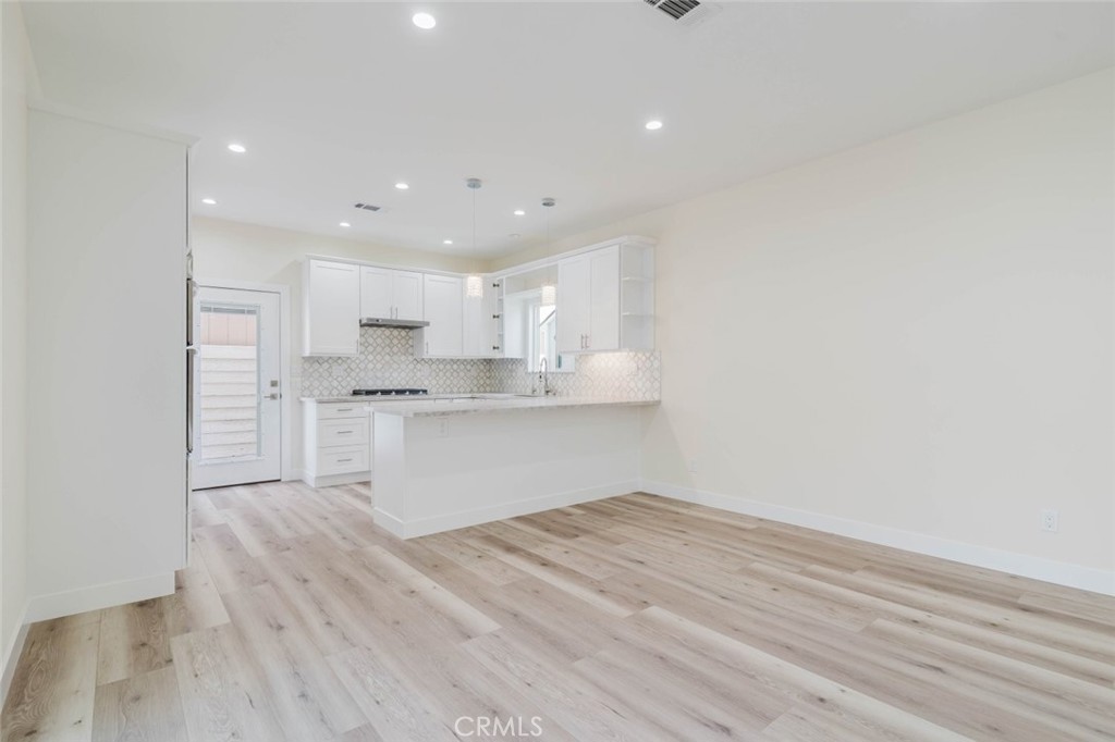 10405 N Ruffner Avenue Property Photo 9