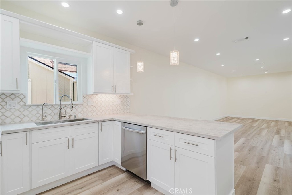 10405 N Ruffner Avenue Property Photo 12