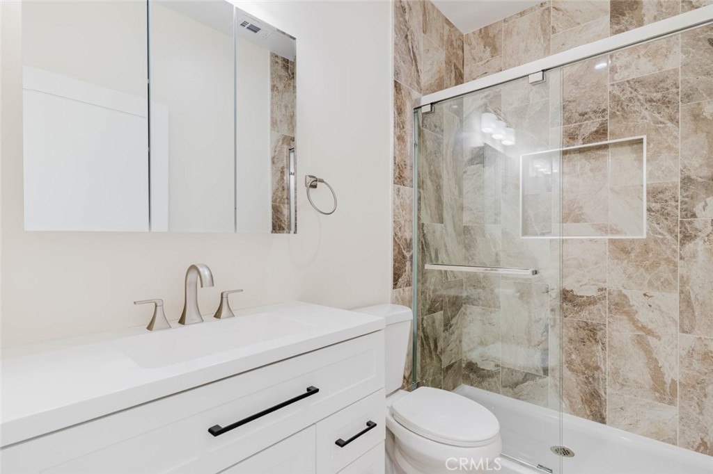 10405 N Ruffner Avenue Property Photo 15