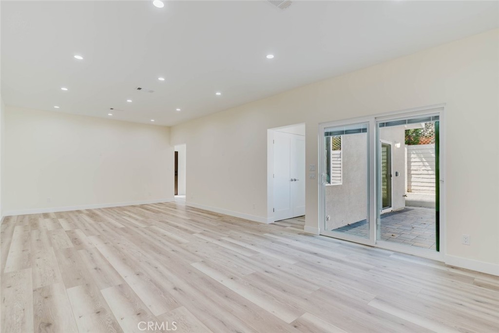 10405 N Ruffner Avenue Property Photo 20