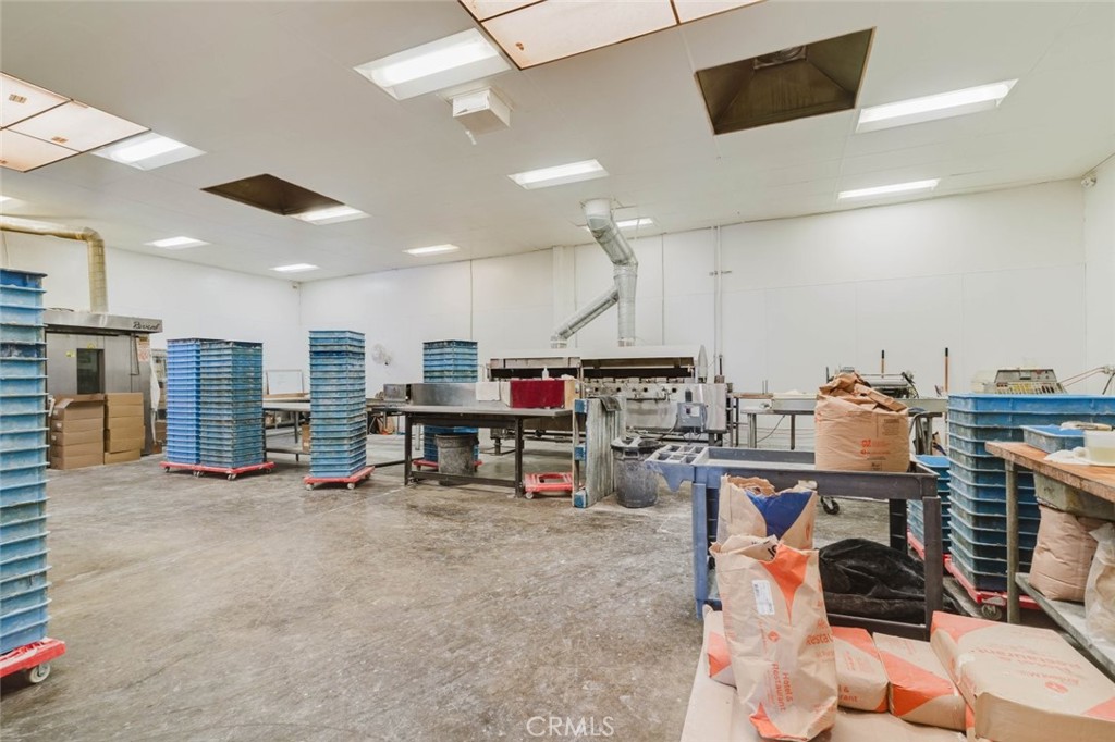 3243 San Fernando Road Property Photo 6