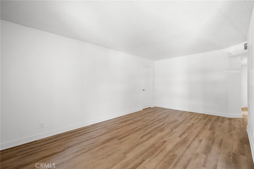 1142 Stanley Avenue 1 Property Photo 5