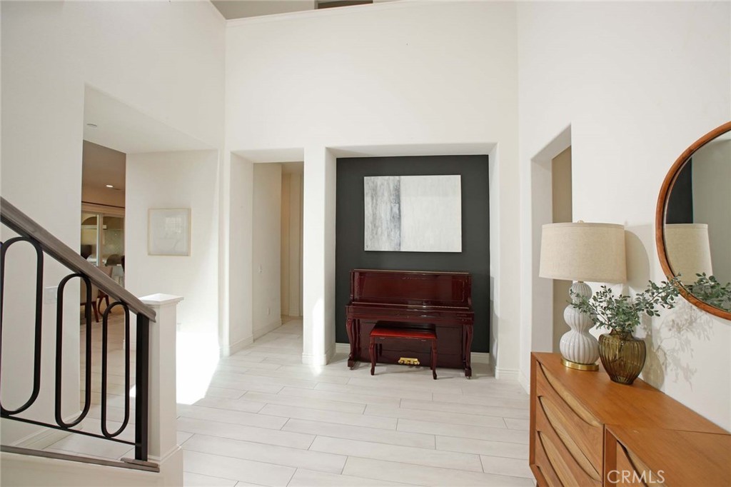 20523 Stella Place Property Photo 3