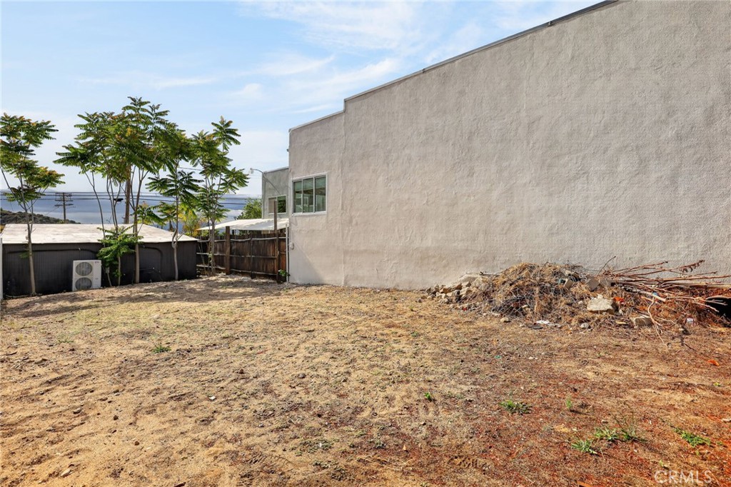9939 Commerce Avenue Property Photo 27