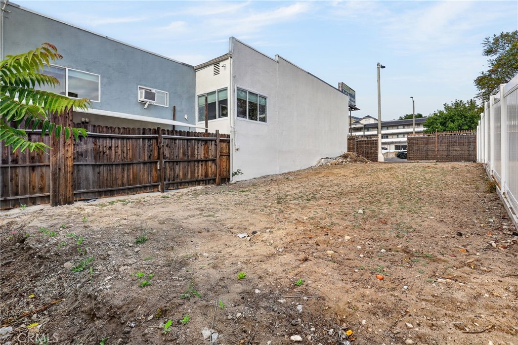 9939 Commerce Avenue Property Photo 29