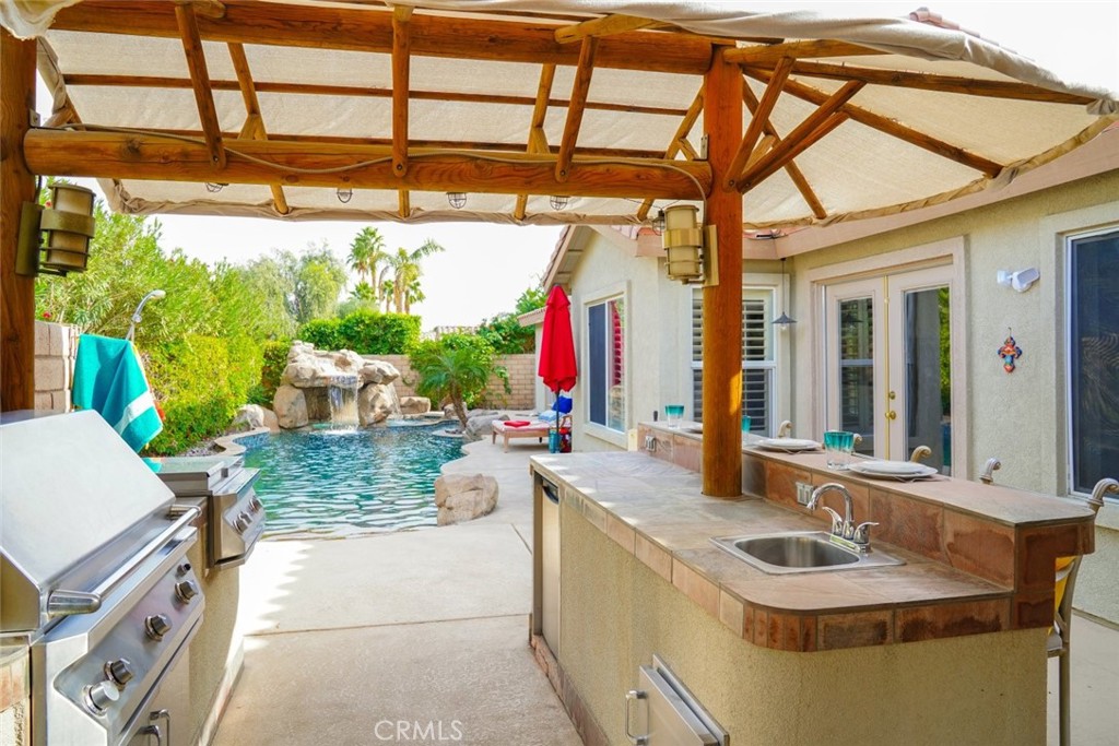 78910 Zenith Way Property Photo 4